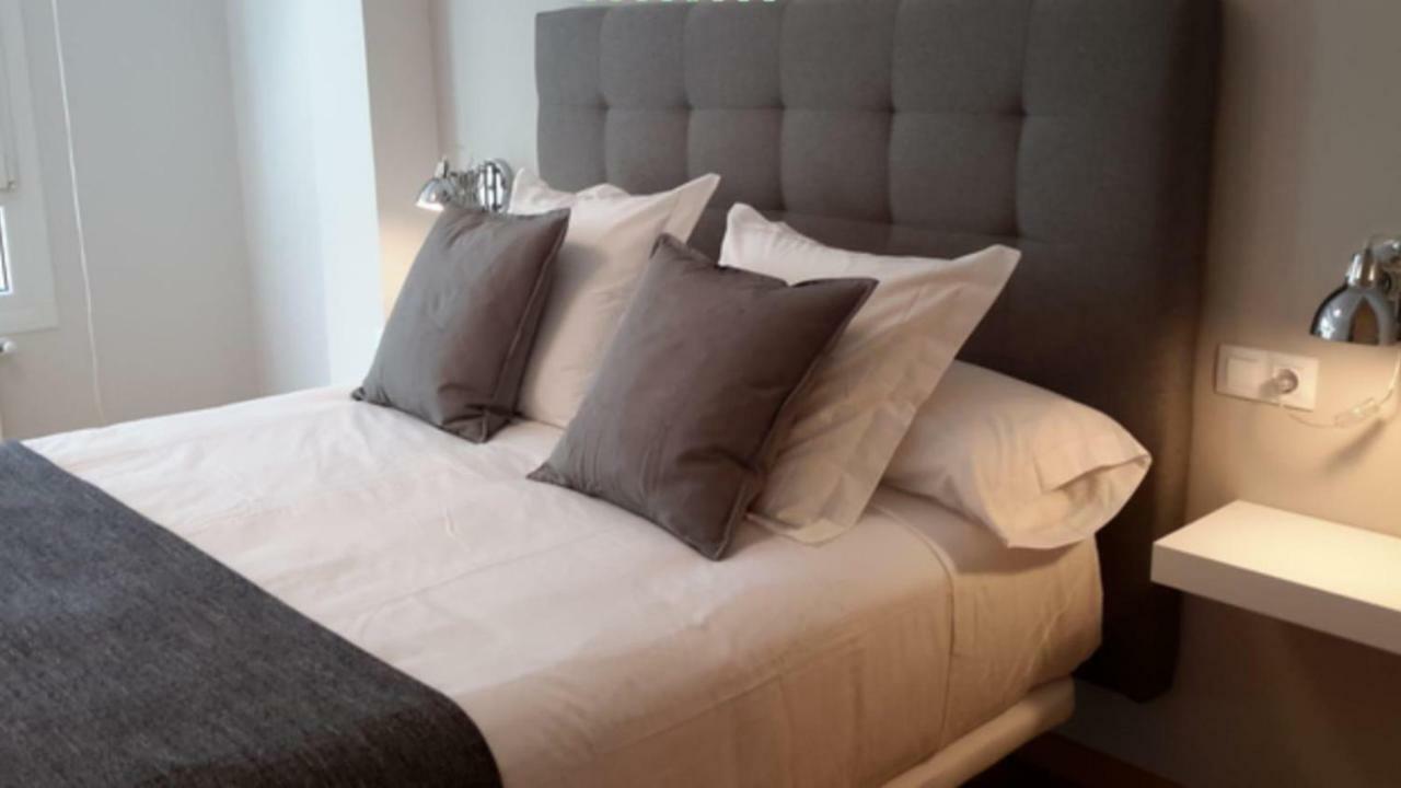 Apartamentos Porta Nova Lugo Bagian luar foto