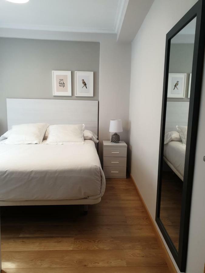 Apartamentos Porta Nova Lugo Bagian luar foto