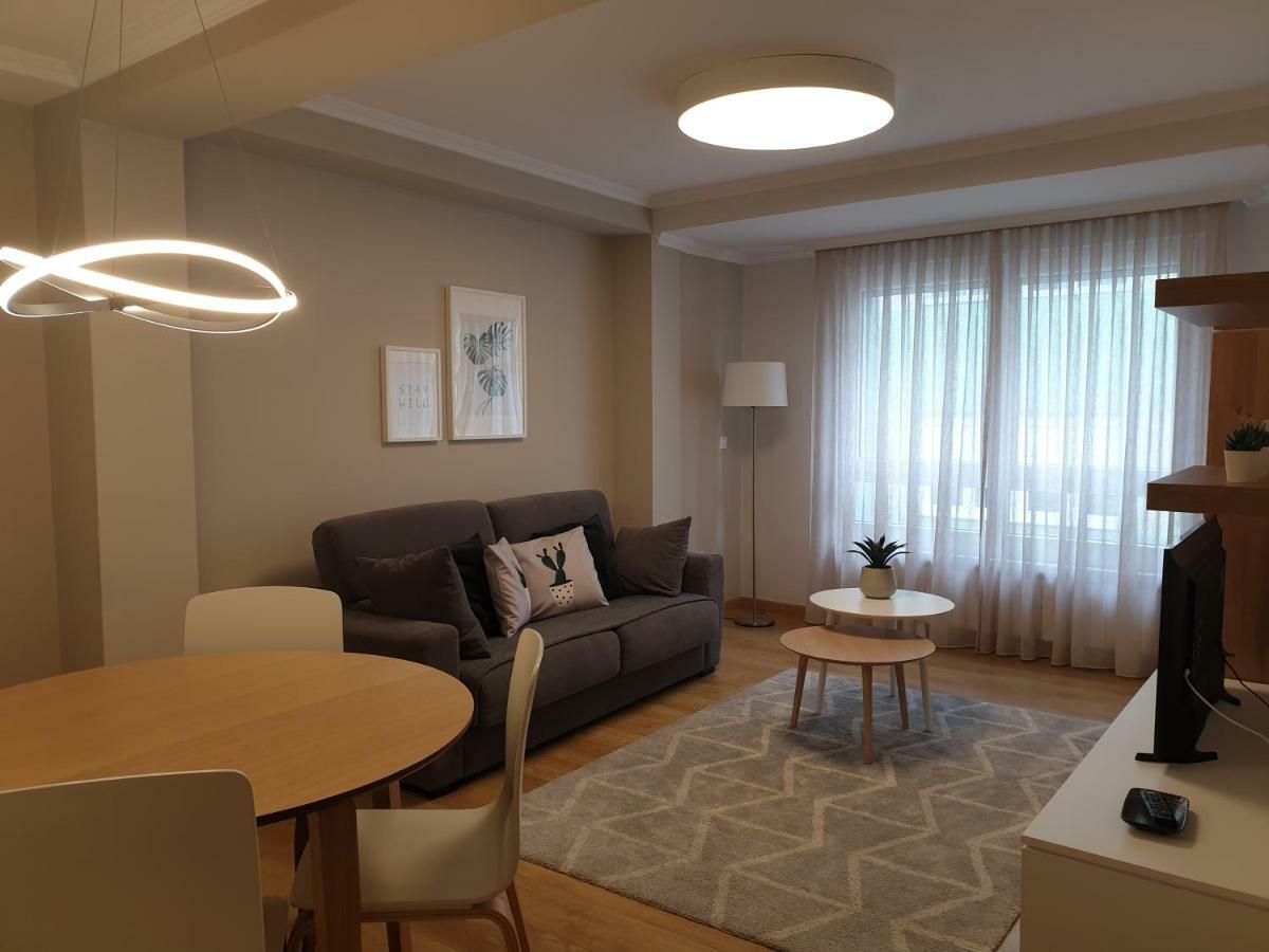 Apartamentos Porta Nova Lugo Bagian luar foto